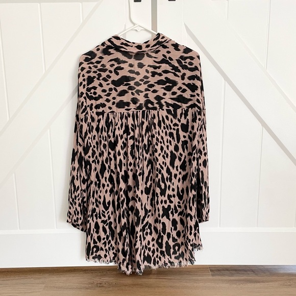 Umgee Animal Print Long Sleeve V-Neck Tunic Oversized Top - Picture 7 of 9